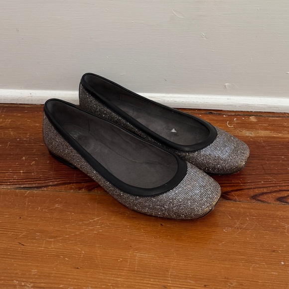 Stuart Weitzman Silver Gold Sparkle Flats Size 5.5 Spain - Picture 1 of 10